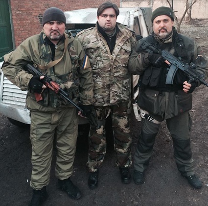 Маркиян Лубкивский (в центре) с бойцами Нацгвардии Сергеем Фесаком и Константином Бедовым в зоне АТО, 2015 год. «Надо самим у себя дома порядок наводить, а за два года войны Украина упустила много шансов»