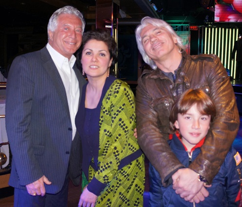 Марк Гинзбург и оперные звезды Анна Нетребко и Дмитрий Хворостовский с сыном Максимом
