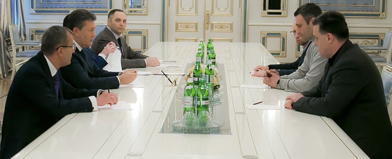 Переговоры Виктора Януковича, главы Администрации президента Андрея Клюева и замглавы Андрея Портнова с оппозицией: Олегом Тягнибоком, Виталием Кличко и Арсением Яценюком, 22 января 2014 года