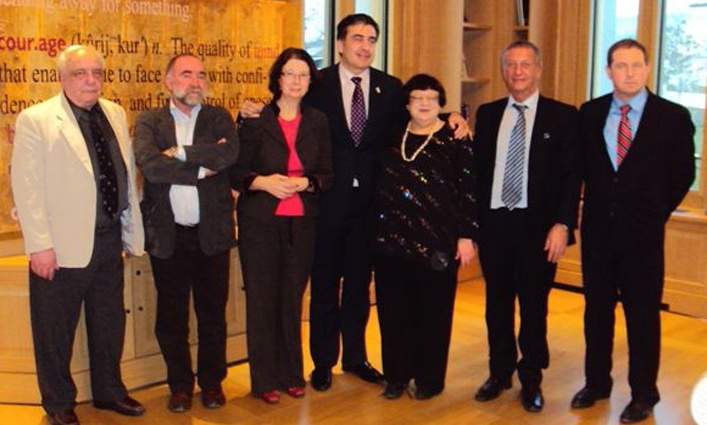 Владимир Буковский, бывший глава Центра экстремальной журналистики Союза журналистов России Олег Панфилов, президент Грузии Михаил Саакашвили, Валерия Новодворская, российский предприниматель и политик Константин Боровой, бывший советник Путина по экономическим вопросам Андрей Илларионов, 2010 год