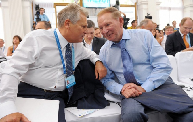 Экс-президенты Польши и Украины Александр Квасьневский и Леонид Кучма