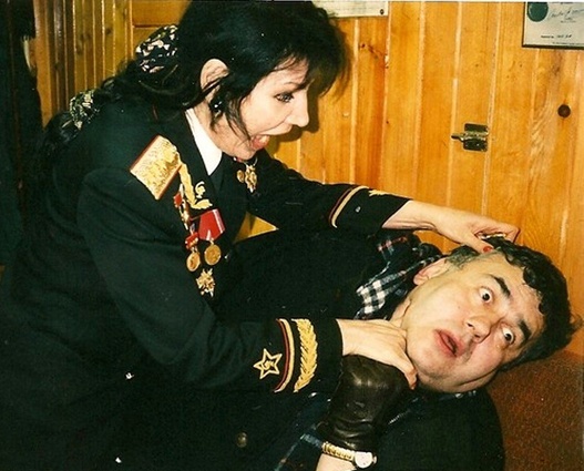 С целительницей, писательницей и астрологом Джуной Давиташвили