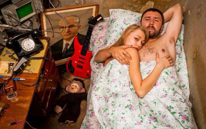 Роман Шнура и актрисы Оксаны Акиньшиной продолжался несколько лет, на момент начала отношений ей было 15