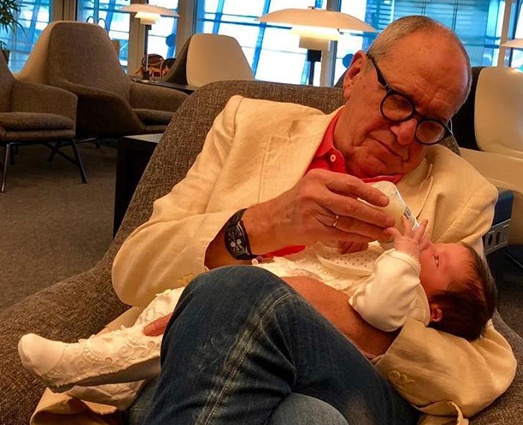 В феврале этого года у 78-летнего Эммануила Гедеоновича и его 56-летней супруги Ирины родилась дочь Этель. Она пока самая младшая в роду, даже младше правнуков Виторгана