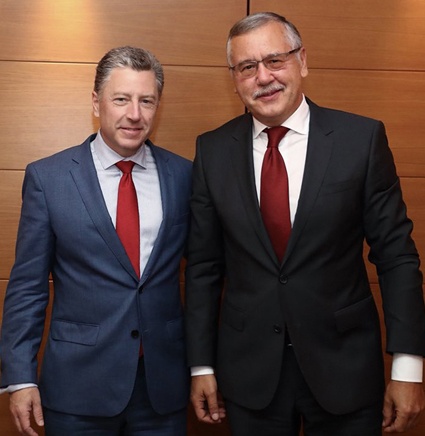 С американским дипломатом, специальным представителем Госдепартамента США по вопросам Украины Куртом Волкером