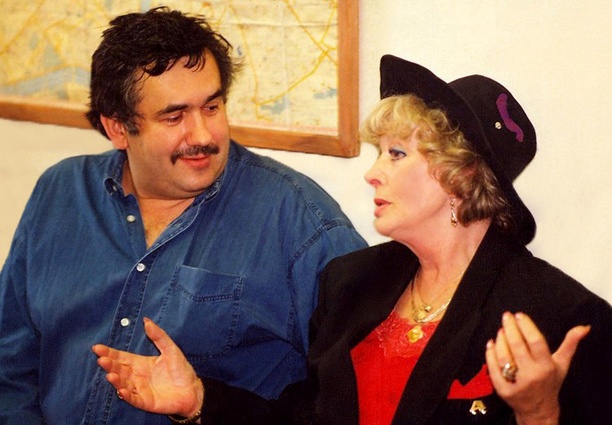 С Аллой Ларионовой. «Никаких романтических отношений у нас не было, мы просто дружили. Она очень одинокая была, очень»