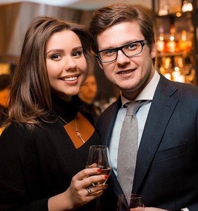 Дочь Павла Зиброва Диана со своим бойфрендом Андреем Ищенко — бывшим возлюбленным экс-жены Нестора Шуфрича Натальи Вороны. «Как парню своей дочери я Андрею уже подарил пару песен»