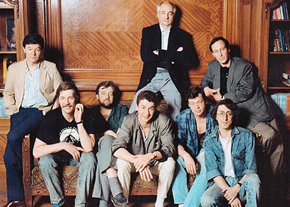 С Александром Абдуловым, Александром Збруевым, Николаем Караченцовым, Олегом Янковским и другими ленкомовцами