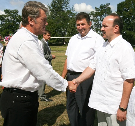 «Президент Ющенко меня уволил с поста губернатора — меня считали человеком Кучмы... Я вернулся в распоряжение МВД, шансов получить работу нет, большинство губернаторов гоняли по уголовным делам...»