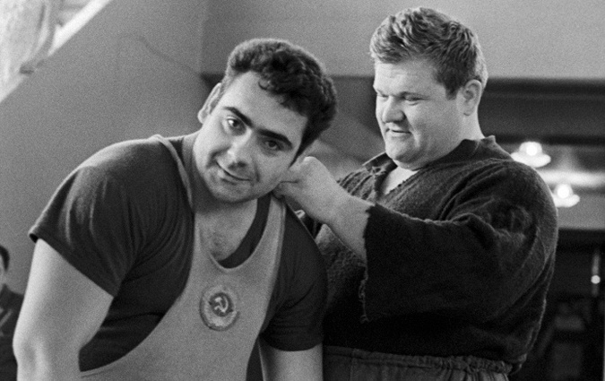 С Василием Алексеевым — неоднократным чемпионом Олимпийских игр, мира и Европы по тяжелой атлетике