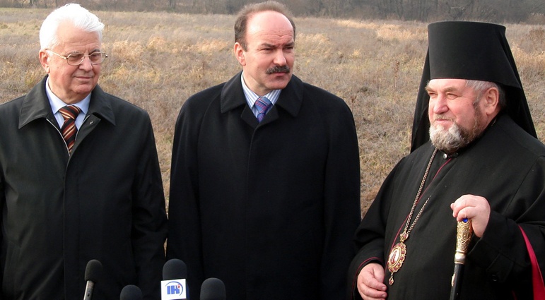 Первый президент Украины Леонид Кравчук, Михаил Цимбалюк и Тернопольско-Зборовский митрополит украинской греко-католической церкви Василий