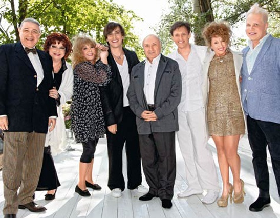 Евгений Петросян с бывшей женой Еленой Степаненко, Алла Пугачева, Максим Галкин, Михаил Жванецкий, Сергей Дроботенко, Елена Воробей, Борис Моисеев, 2001 год