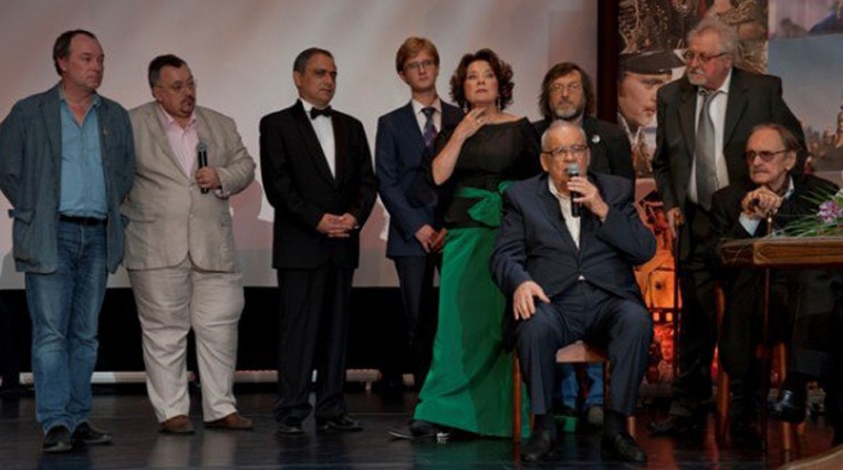 Сергей Урсуляк, Лариса Голубкина, Эльдар Рязанов, Юрий Яковлев и другие на праздничном вечере, посвященном 50-летию картины «Гусарская баллада», 2012 год