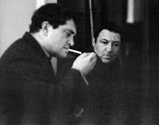 «Я и мои друзья к нонконформизму или к какому-то особому пути в искусстве специально никогда не стремились». С Василием Аксеновым, 60-е