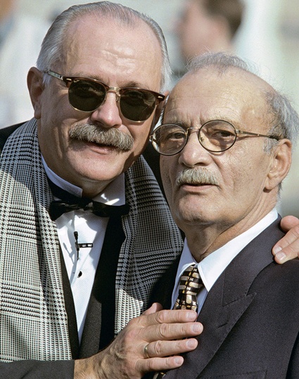 С Никитой Михалковым, 2000-й год. «Некоторые его картины, здорово сделанные, очень мне нравятся, а отношение к нему как к человеку очень разное...»