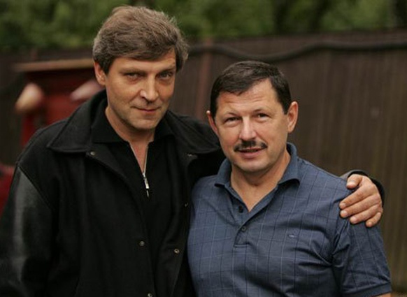 С известным тележурналистом и писателем Александром Невзоровым. «Если я один мафия, то связывать меня не с кем и не с чем. Вот вся мафия. Я занимался благотворительностью, но ненависть моих врагов увеличивалась соразмерно великодушию»