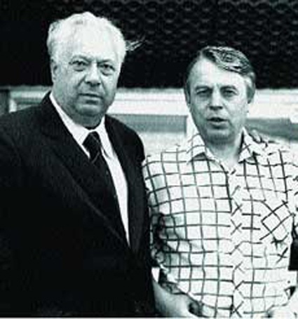 В 1980 году на советских телеэкранах появилась программа «Футбольное обозрение», которую создал Владимир Перетурин. «Бессменным ведущим я не был, вели и другие, а первые выпуски с Николаем Озеровым мы делали»