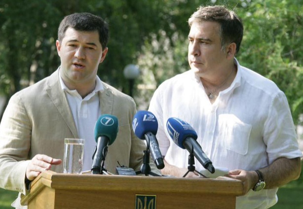 С Михеилом Саакашвили. «Нас с Саакашвили пару раз мирили (пока это возможно было), а потом он во всех своих бедах меня обвинял, в частности в том, что его из Одессы отправили»
