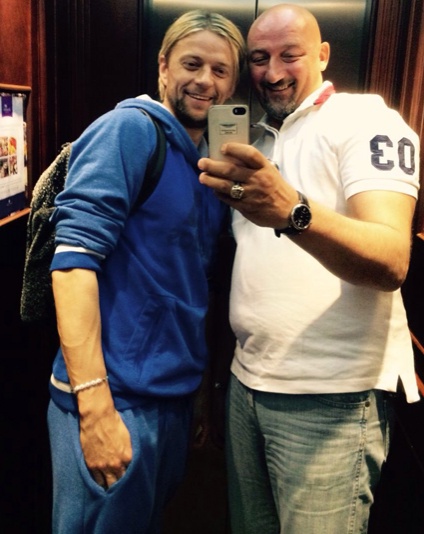 Селфи с капитаном национальной сборной Украины по футболу Анатолием Тимощуком