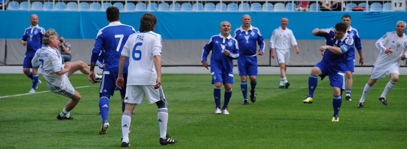 Эффектный удар Алексея Михайличенко в падении