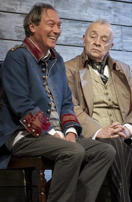 Леонид Броневой в роли Яичницы с Олегом Янковским (моряк Жевакин, последняя театральная работа артиста) в постановке Марка Захарова «Женитьба» по пьесе Николая Гоголя, «Ленком», 2008 год