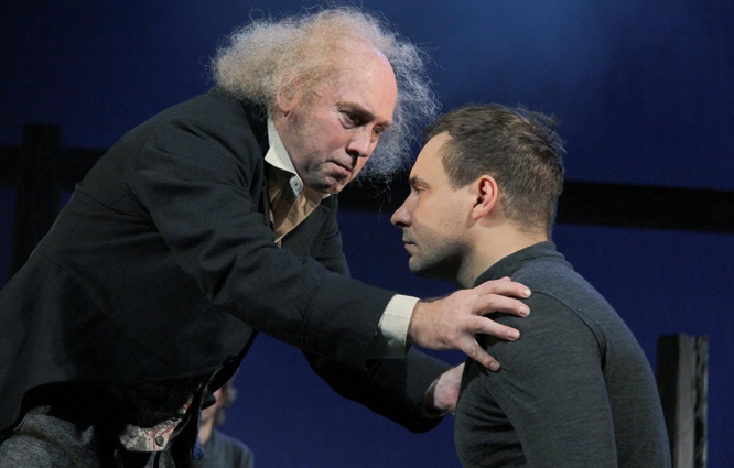 В роли Андрея Сарафанова с Евгением Цыгановым в спектакле по пьесе Александра Вампилова «Старший сын», 2012 год