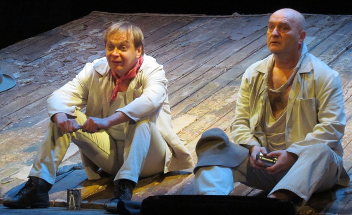 С Михаилом Горевым в антрепризе «Люди и мыши» по повести Джона Стейнбека (постановка Горевого). «Именно степень веры в то, что делаешь, отличает хорошего артиста от плохого»