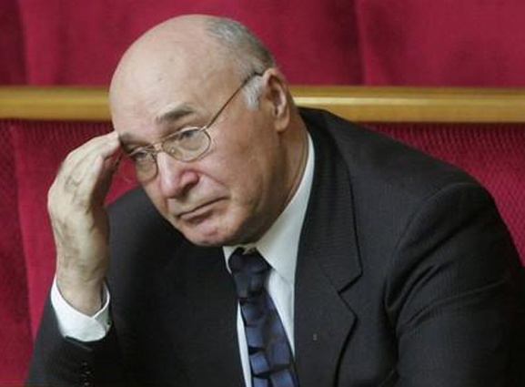 Экс-глава Национального банка Украины Владимир Стельмах. «Когда я пришел к одному из руководителей подраз­деления НБУ, он мне прямо сказал: «Вы разрешение не получите, пока не решите вопрос со Стельмахом»