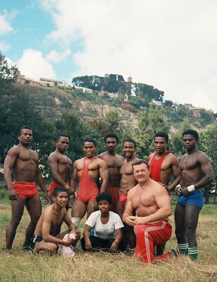 С 1987 по 1991 год Леонид Жаботинский работал военным советником на Мадагаскаре