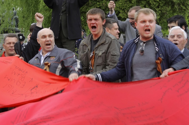 9 мая 2011 года во Львове произошли столкновения сторонников и противников празднования государственного праздника Украины Дня Победы. Был ранен член партии «Свобода» и несколько десятков участников задержаны. По заявлению российского генерального консула Олега Астахова, «украинская милиция бездействовала и не пыталась остановить хулиганов»