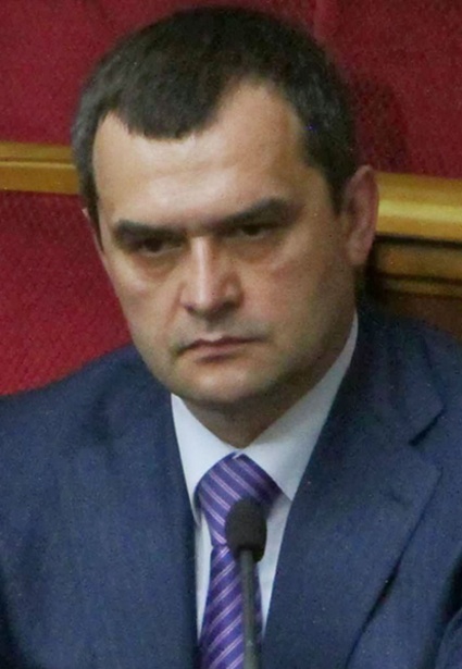 «Захарченко был далеко не лучшим главой МВД. Я знаю его еще по работе в Полтаве — он считал назначение в МВД понижением, видел себя только в конвертах и огромных деньгах»