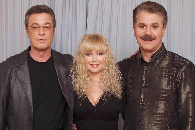 С супругой Мариной и актером Иваром Калныньшем несколько лет назад Павел Зибров записал клип «Посвящение жене». «Мы с Павлом не представляем жизнь друг без друга», — говорит Марина