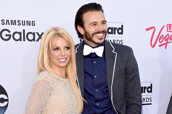 Бритни Спирс и Чарли Эберсон были вместе всего восемь месяцев. Фото: buzzap.ru