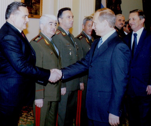 Москва. Ноябрь 2003 года. С министранми обороны стран-членов СНГ, где мы были наблюдателями, встретился Владимир Путин.