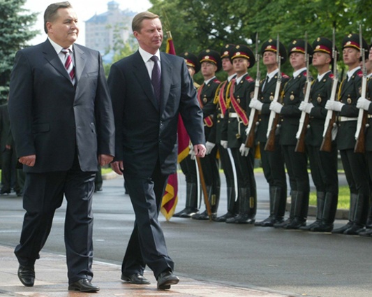 С министром обороны России Сергеем Ивановым во время его фициального визита в Киеве, 1 июля 2003 года