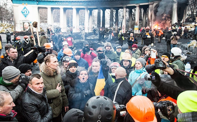 Гимн Украины у стадиона имени Валерия Лобановского в Киеве, 27 января 2014 года. «Силы есть, когда что-либо с верой делаешь, а веру эту мне, естественно, люди давали»
