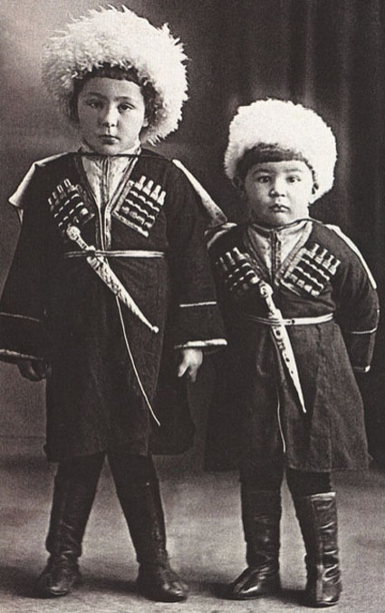 Эрнст с сестрой Людмилой, Свердловск, 1930 год